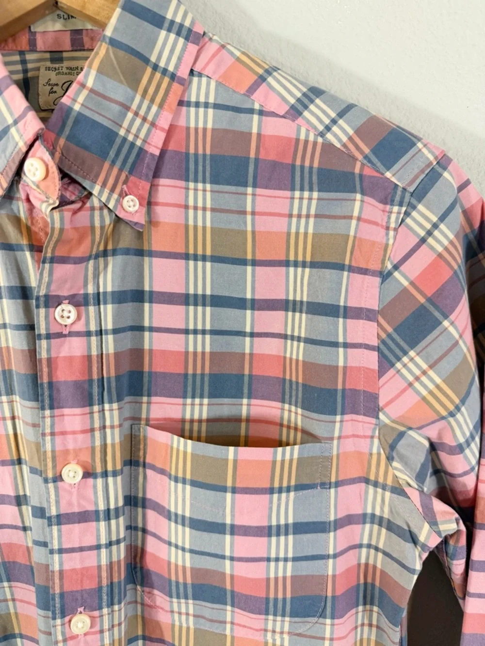 J. Crew Pink Plaid Button Up Shirt Men’s XS Slim Fit Secret Wash BG410 Preppy